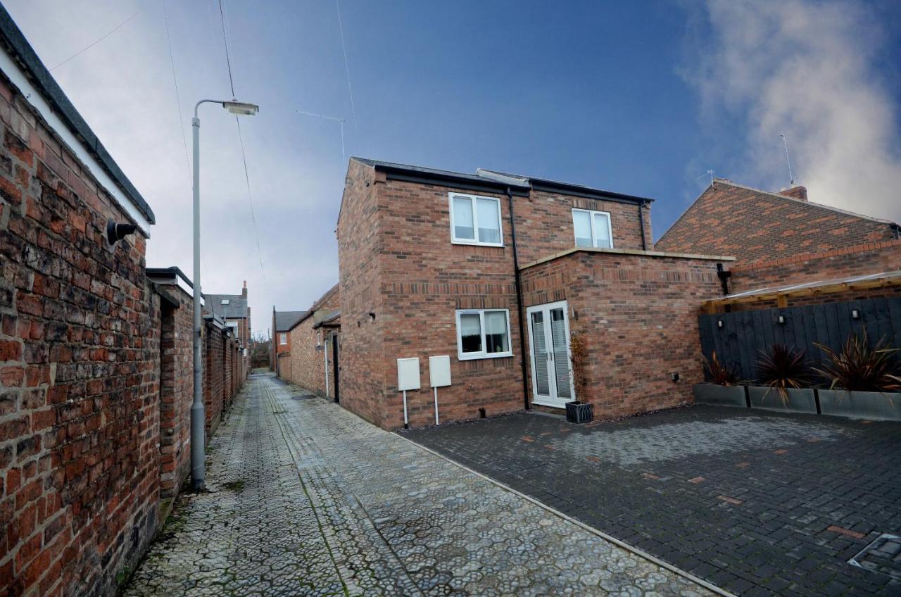 The Mews - 2 Bedroom Luxury, Spacious House With Free Parking York Eksteriør bilde