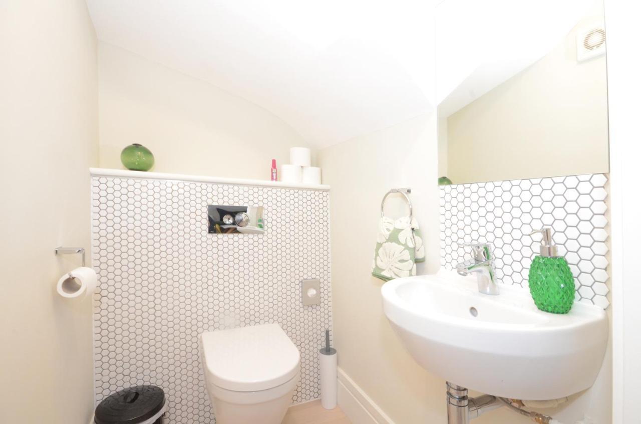 The Mews - 2 Bedroom Luxury, Spacious House With Free Parking York Eksteriør bilde