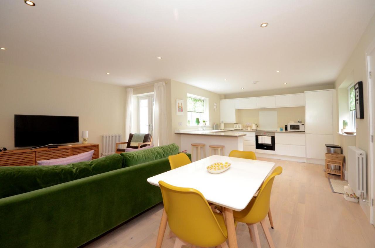The Mews - 2 Bedroom Luxury, Spacious House With Free Parking York Eksteriør bilde